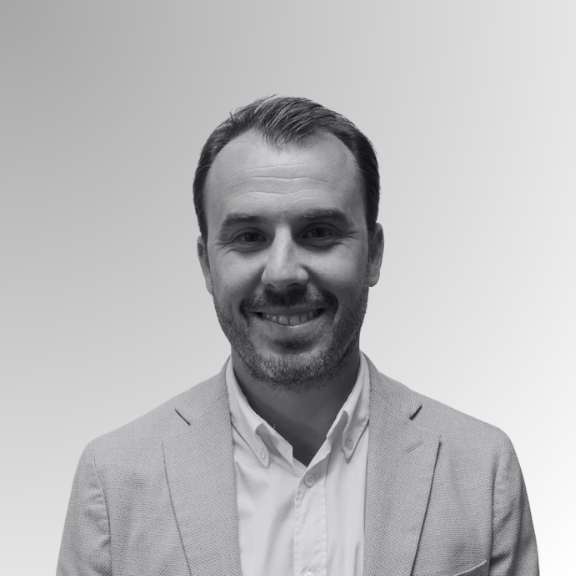 Photo of Peio Tomasena, Director of Operations